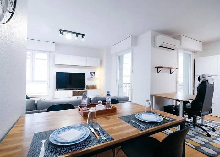 Le Vinyle ~ Parking ~ Balcon ~ Centre-ville アパート *