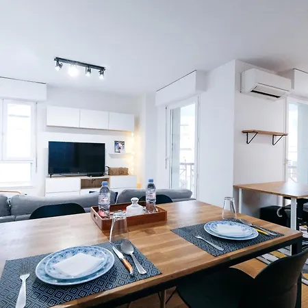 Le Vinyle ~ Parking ~ Balcon ~ Centre-ville アパート *