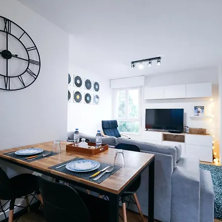 Apartment Le Vinyle ~ Parking ~ Balcon ~ Centre-ville *