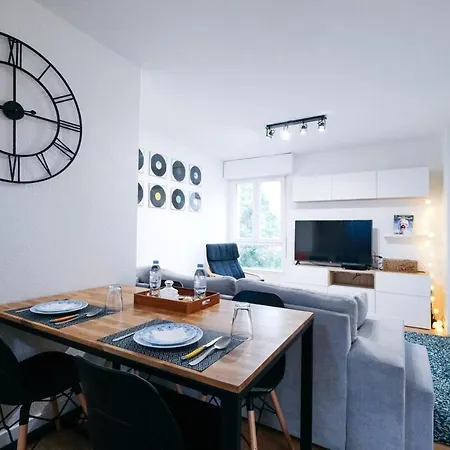 Apartment Le Vinyle ~ Parking ~ Balcon ~ Centre-ville *